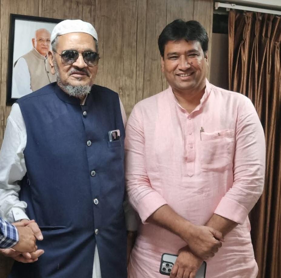 ગુજરાત રાજ્ય અલ્પસંખ્યક પ્રમુખ  તરીકે નિમણુંક થતા નાહીનભાઈ કાઝી ને  આવકારતા આણંદ મુસ્લિમ અગ્રણીઓ.