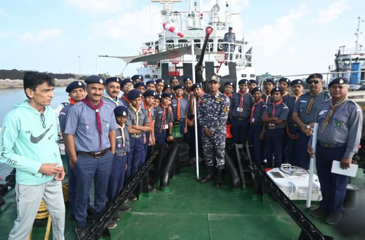 ગુજરાત સ્કાઉટ ગાઈડ સંઘ દ્વારા દરિયાઈ ટ્રેનિંગ કેમ્પ ઓખા ખાતે ટ્રેનિંગ લઇ પરત ફરેલ સ્કાઉટ નું થયેલું સન્માન.