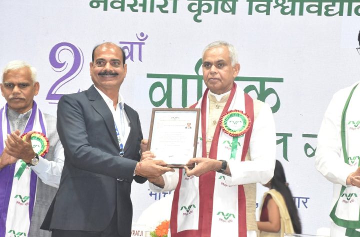 પ્રાદેશિક કપાસ સંશોધન કેન્દ્ર ભરૂચના વડા ડૉ. કે. વી. વાડોદરીયા બેસ્ટ રિસર્ચર એવોર્ડથી સન્માનિત.