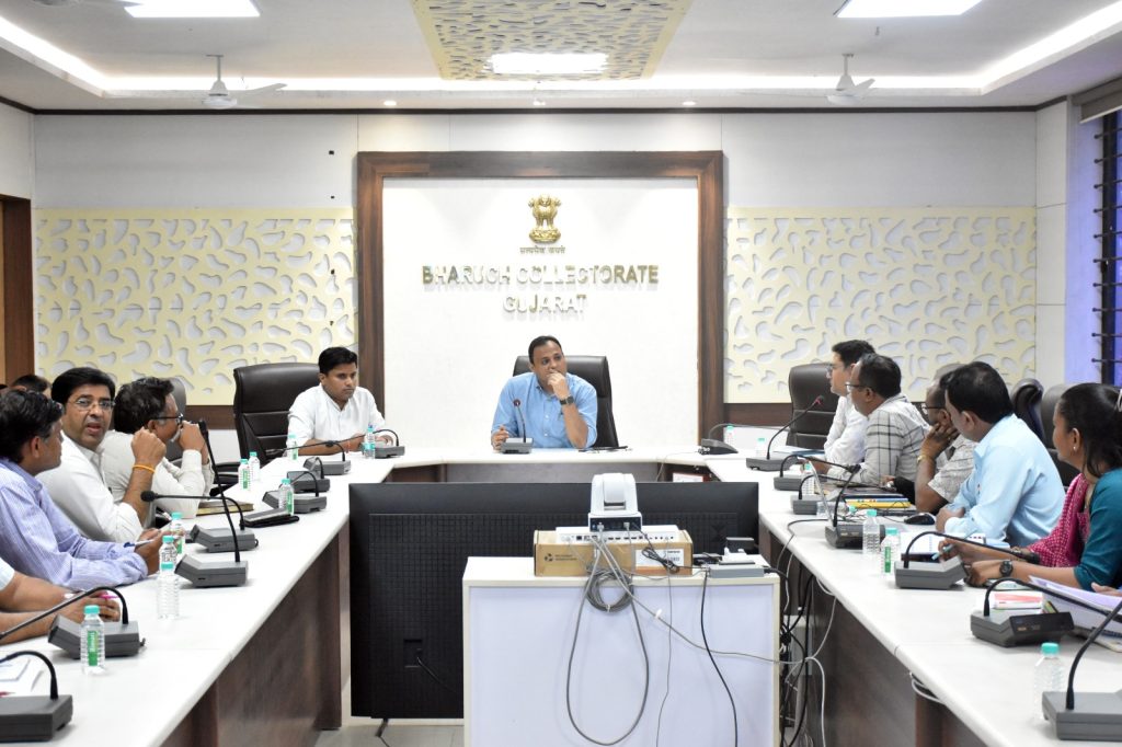 ભરૂચ જિલ્લા કલેક્ટરશ્રી ગૌરાંગ મકવાણાના અધ્યક્ષસ્થાને વાસ્મો તથા પાણી સમિતિની બેઠક યોજાઈ