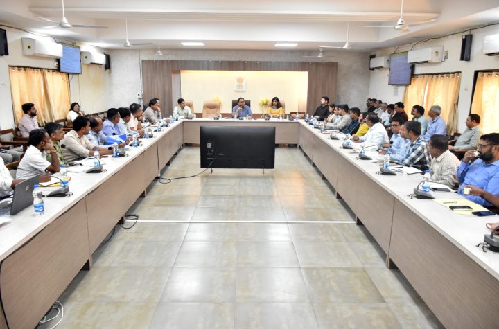 ભરૂચ જિલ્લા કલેકટરશ્રી ગૌરાંગ મકવાણાના અધ્યક્ષસ્થાને પ્રિ-મોન્સુનની તૈયારી અંગે બેઠક મળી